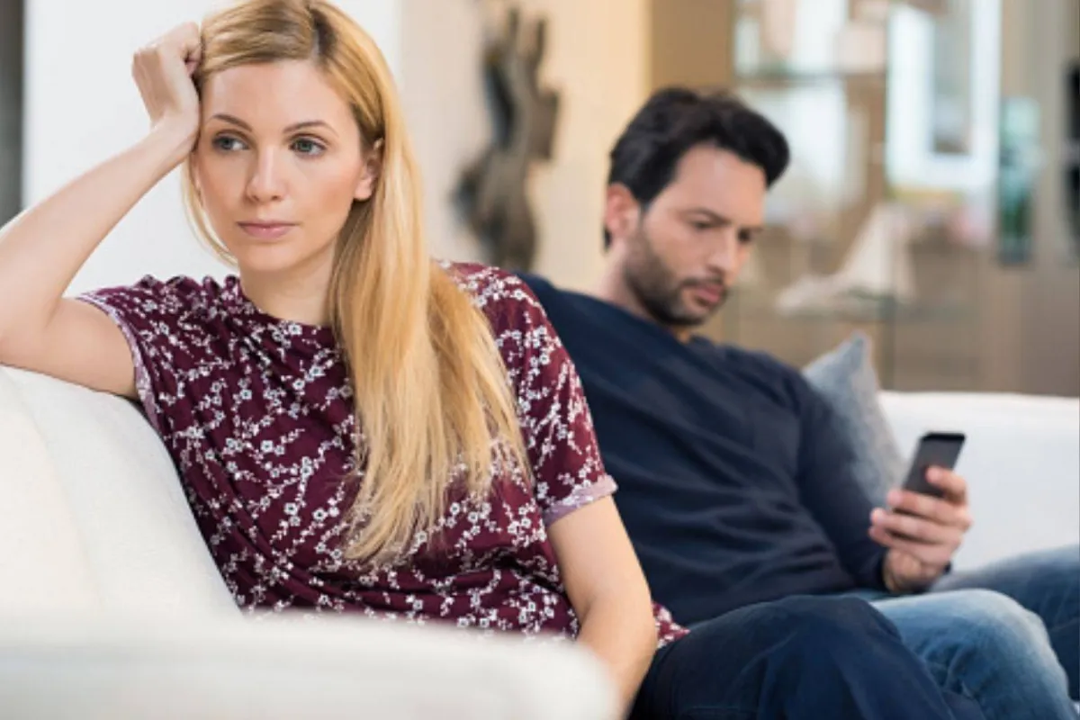 الخرس الزوجي يسبب إهمال المرأة في نفسها