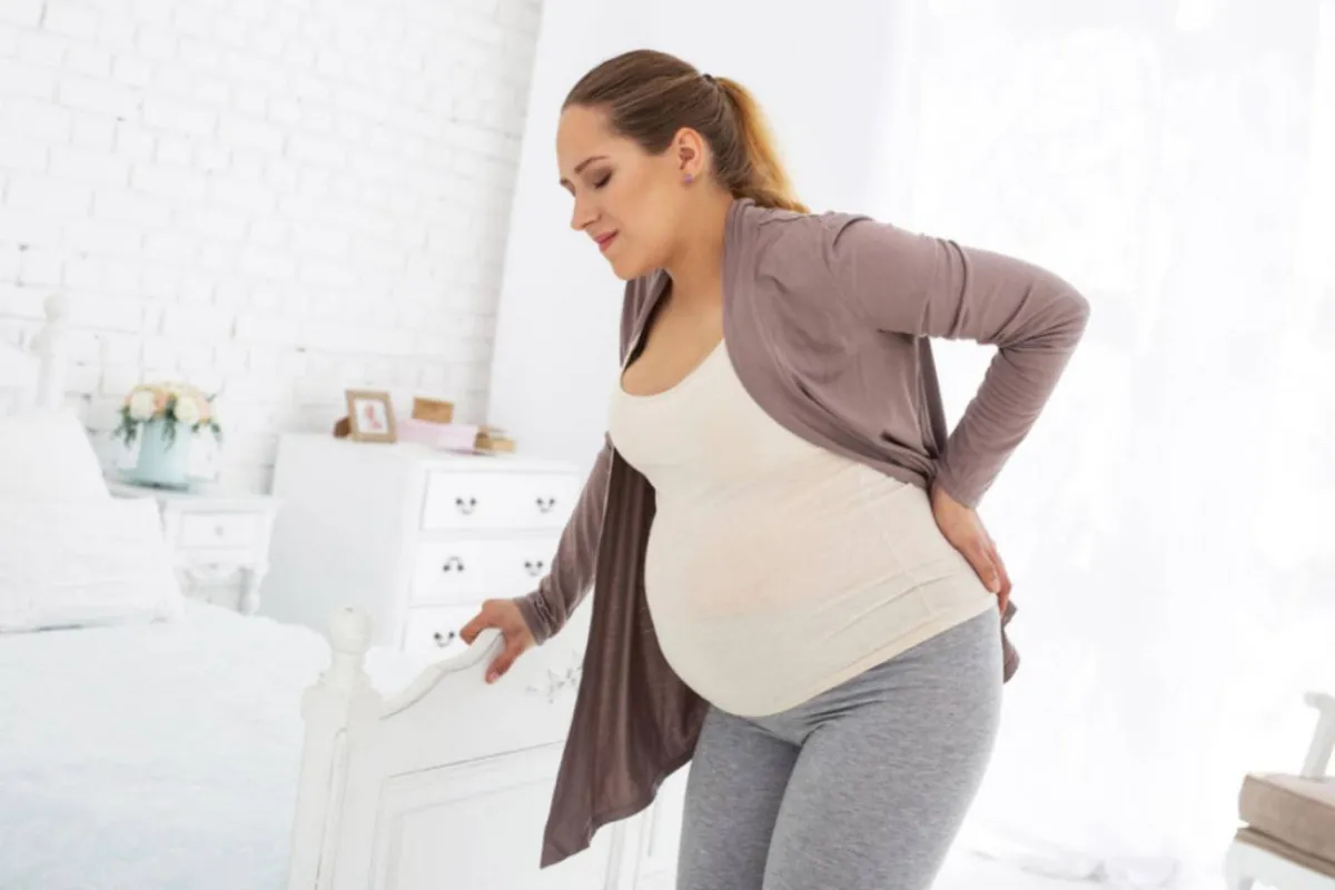 صورة لحامل تعاني من ألم المفاصل