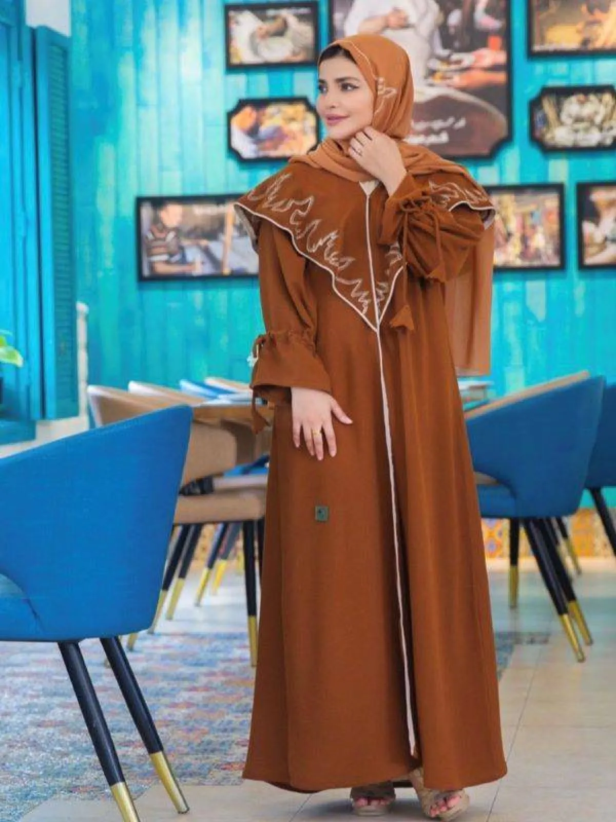 عباية بنية عصرية