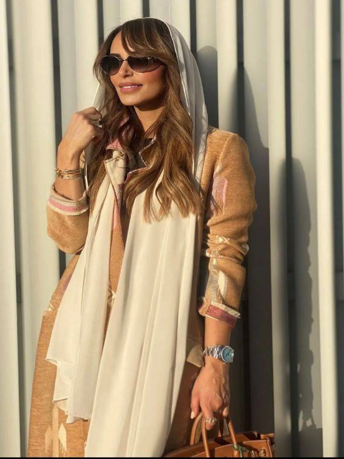 عباية بنية من هلا الحارثي