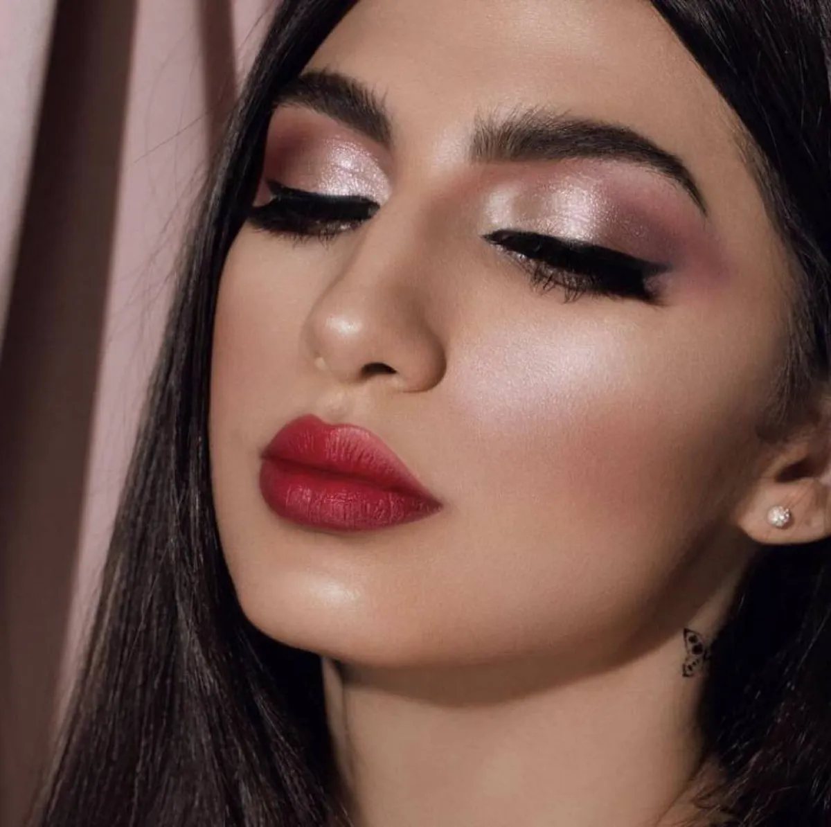 مكياج عيون لامع