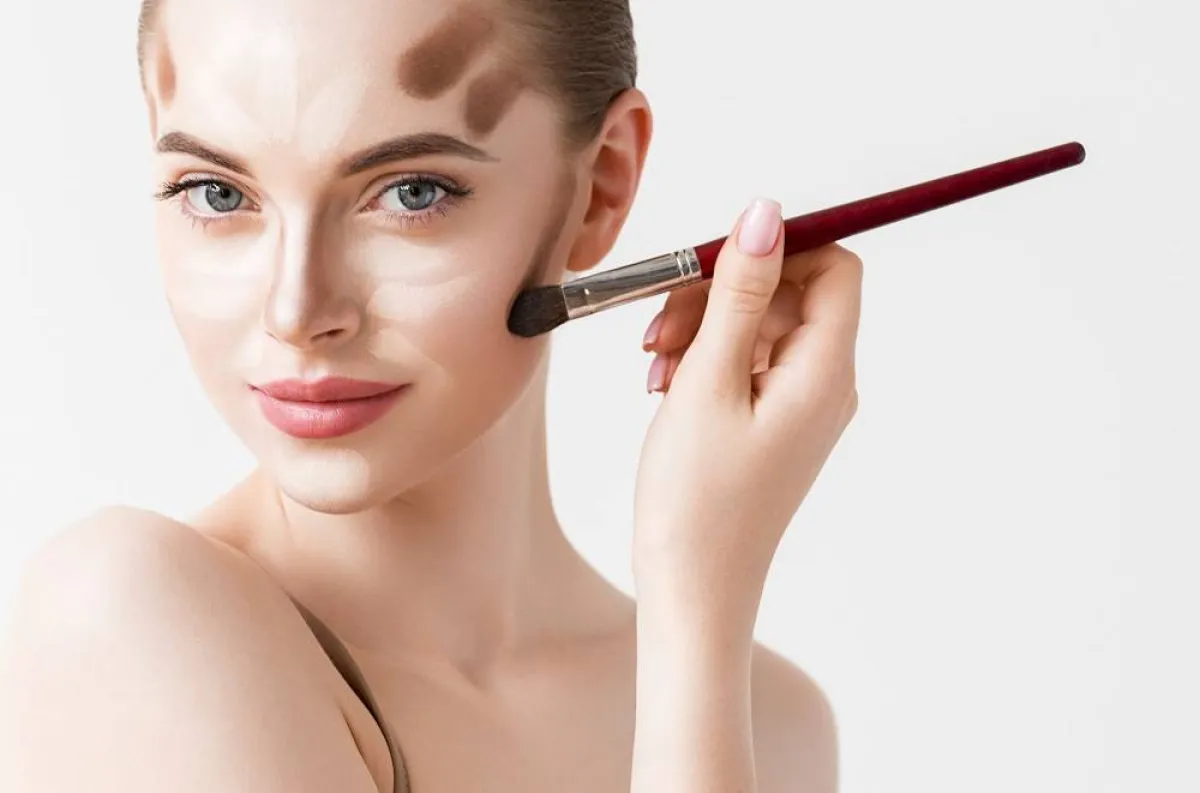 كونتور البشرة بحسب شكل الوجه