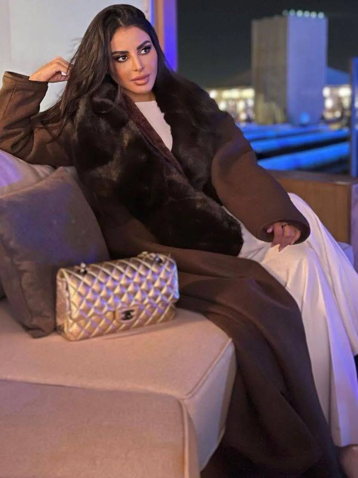 عباية الفرو البنية