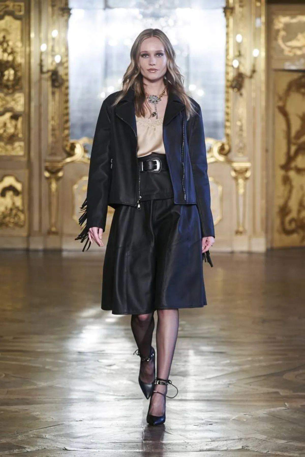 موديلات بدلات كلاسيكية