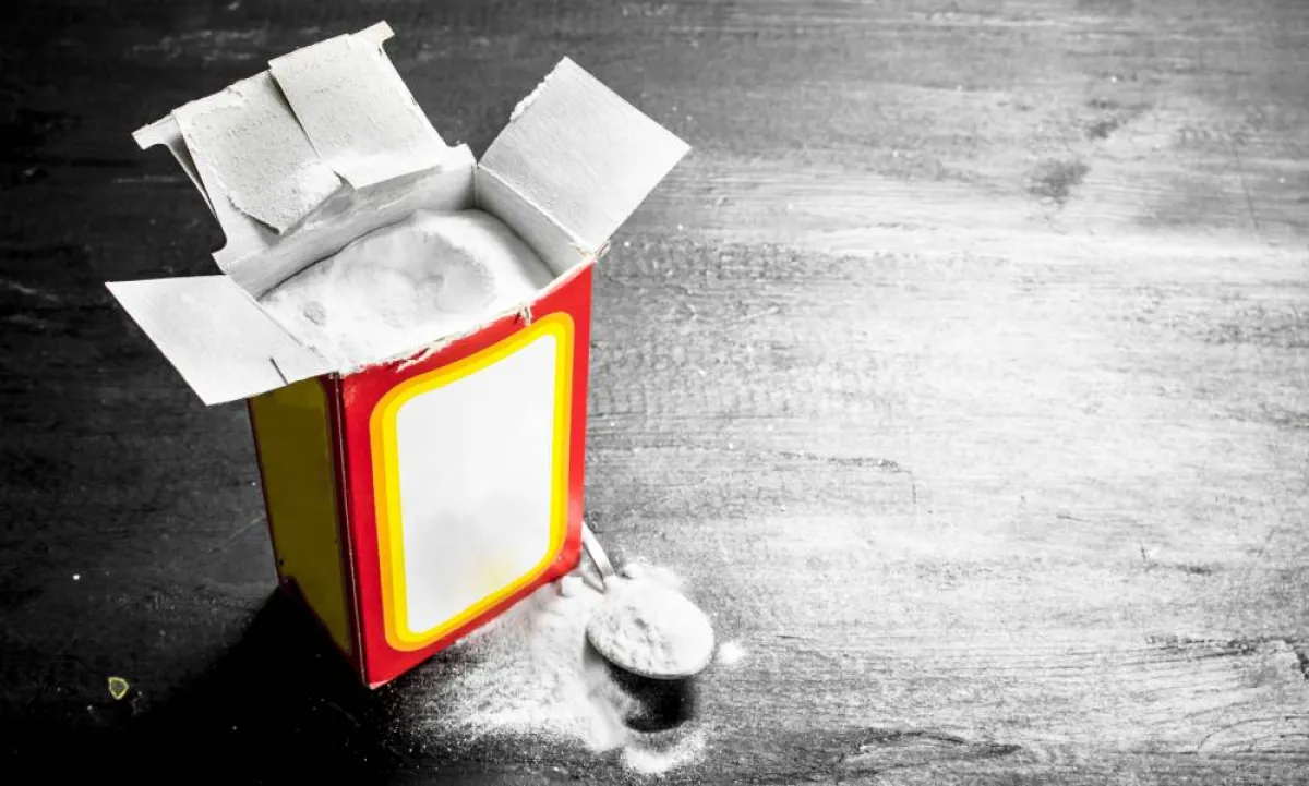 صودا الخبز مكوّن مساعد في تنظيف الميكرويف