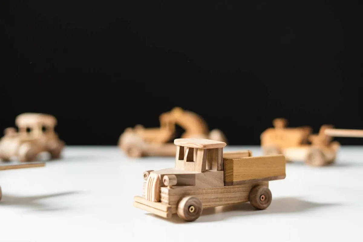 صورة الشاحنات الخشبية 