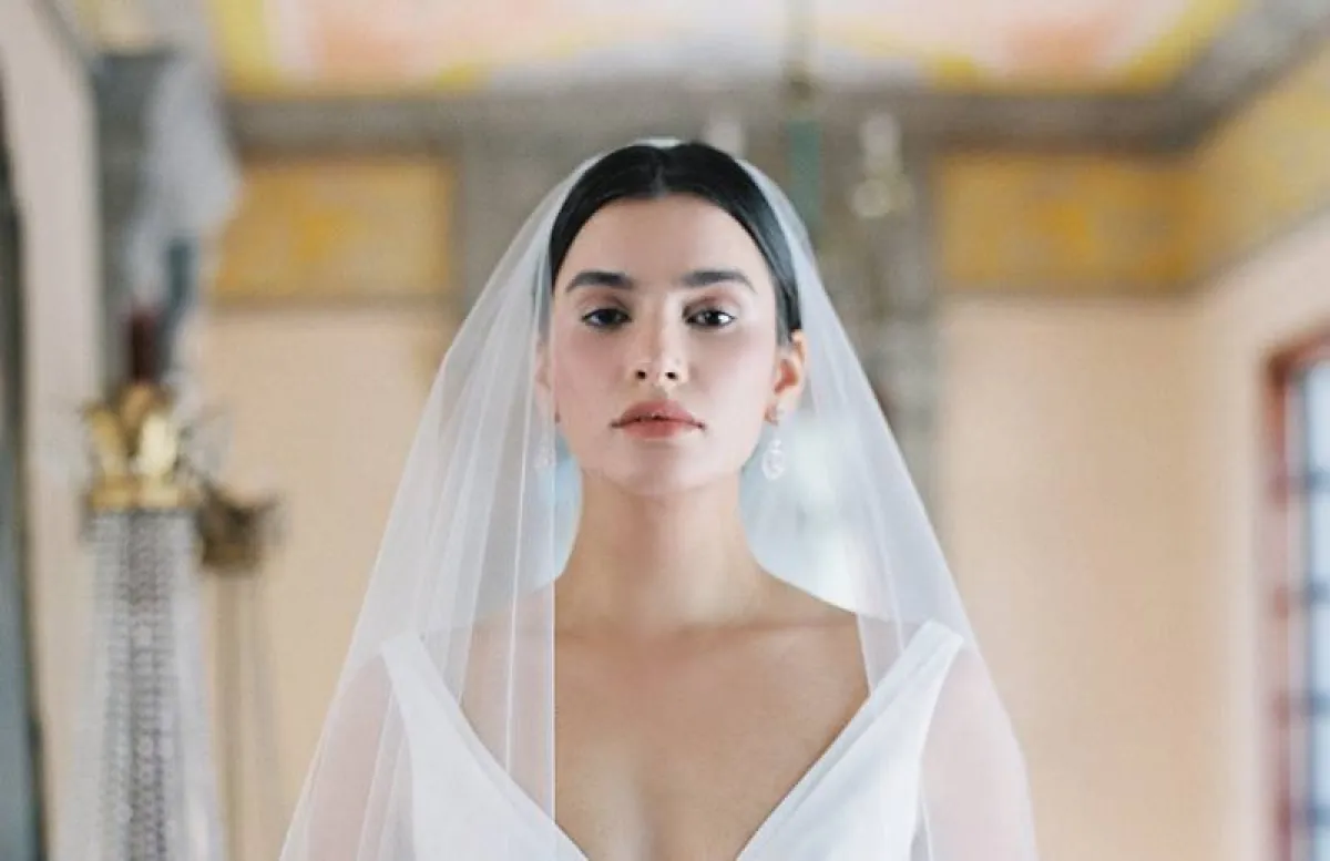 ألوان أحمر شفاه لعروس 2022