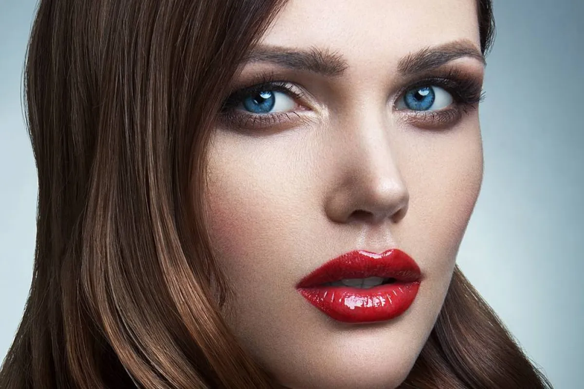 موضة أحمر شفاه لعروس 2022