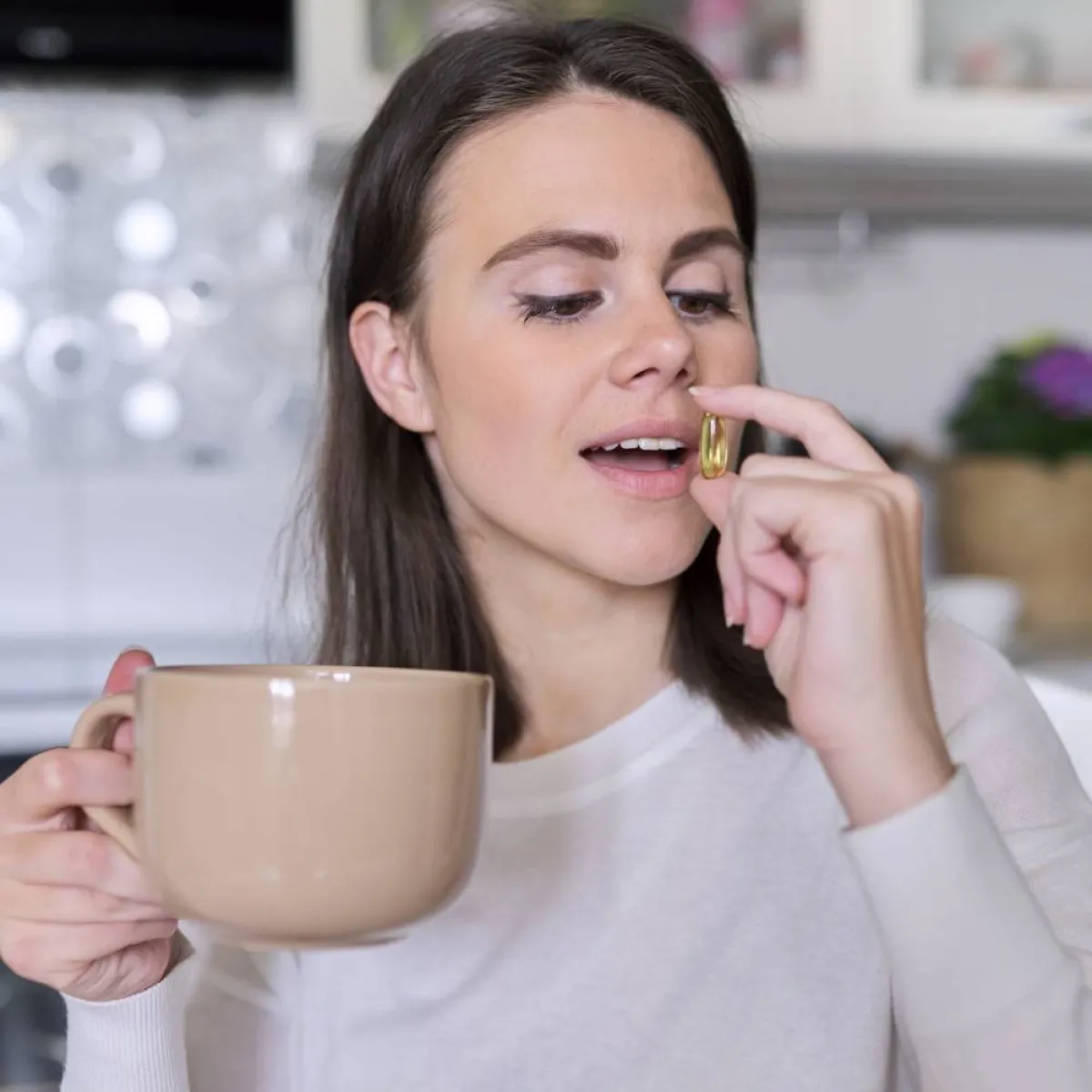 صورة لزوجة تتناول أوميجا