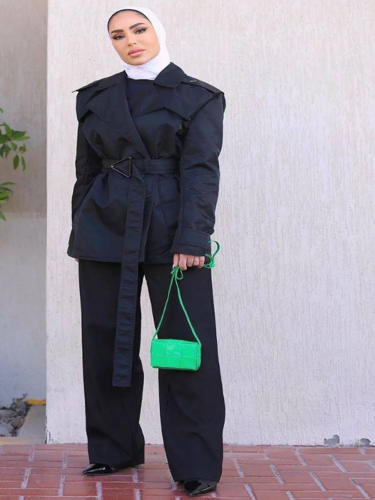 اطلالة رسمية بالبنطلون الاسود