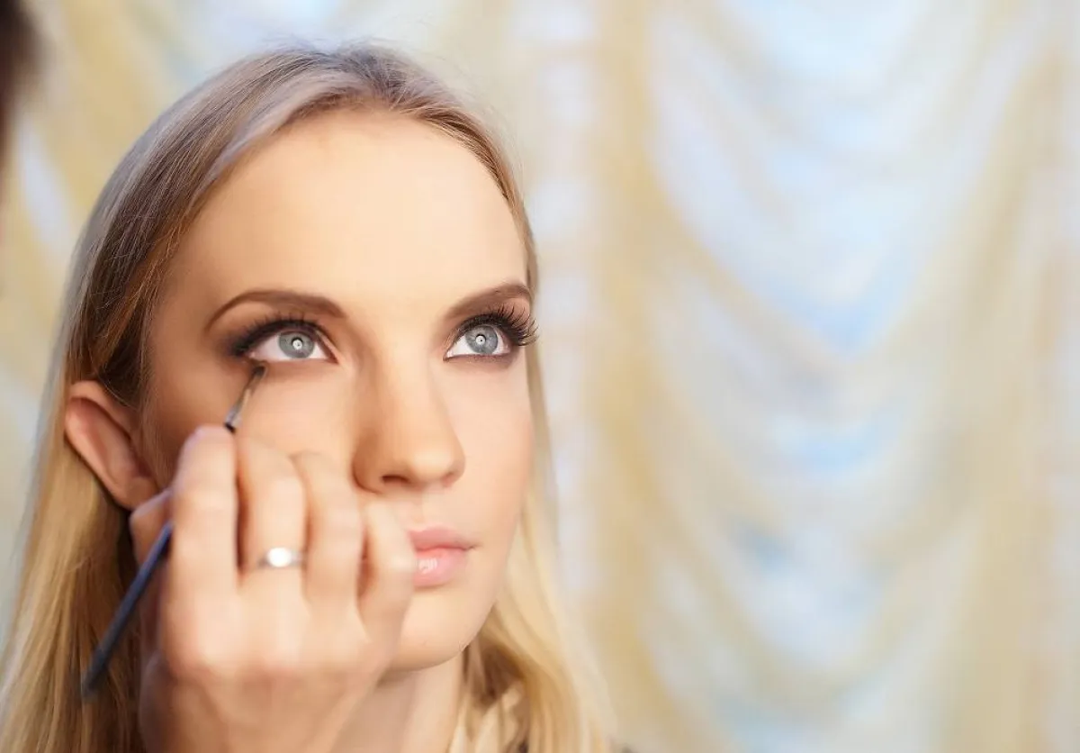 تلطيخ المكياج