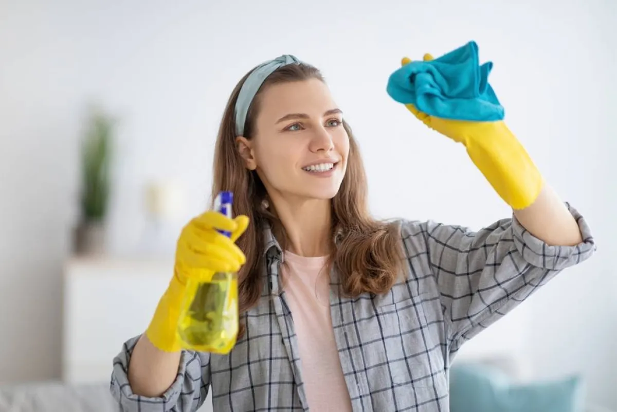 مكوّنات تلمّع المرايا والزجاج.. ما هي؟