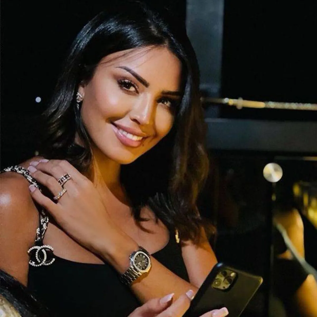 أمل بوشوشة من عشاق الساعات-الصور من حساب النجمة على انستغرام