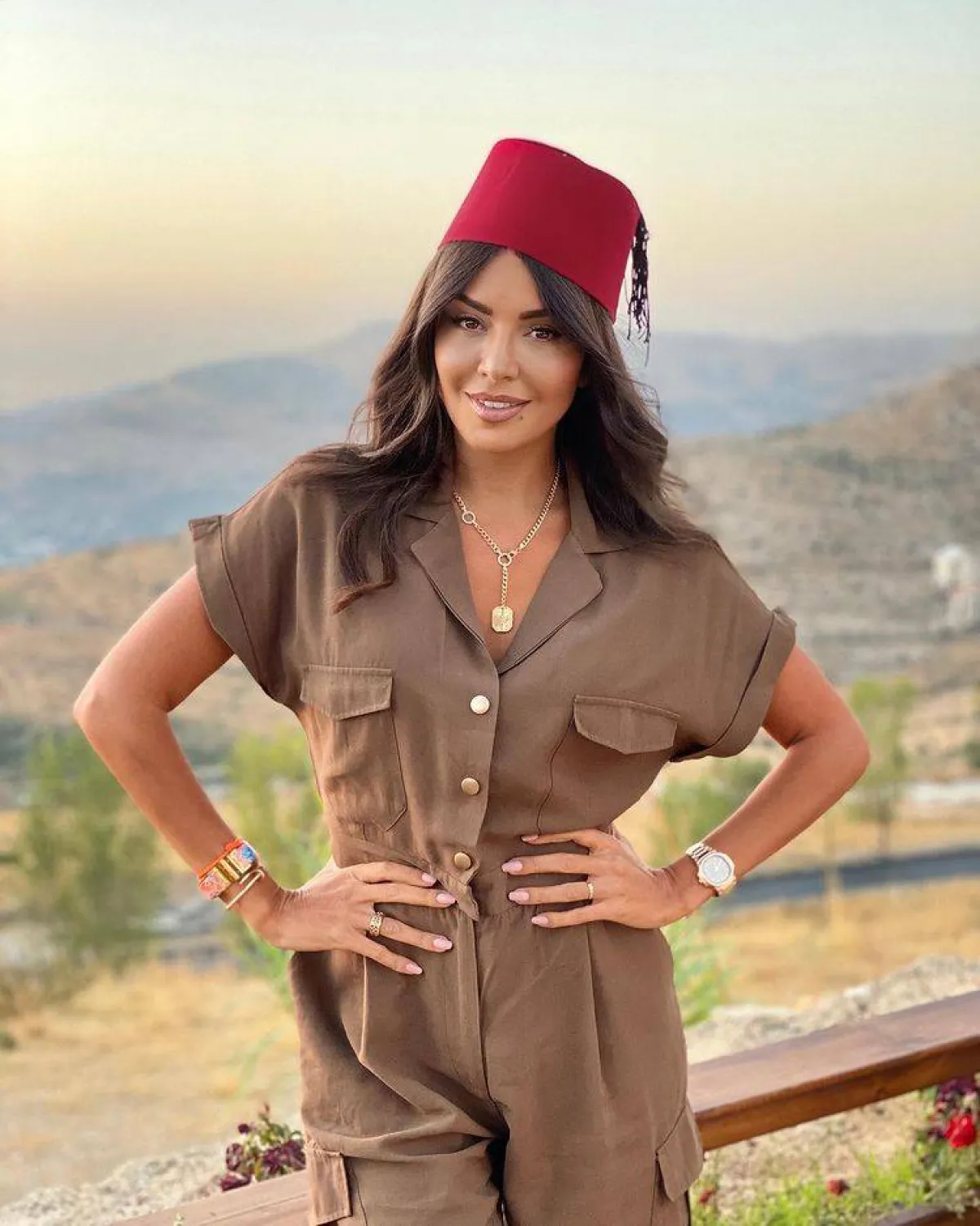 أمل بوشوشة من عشاق الساعات-الصور من حساب النجمة على انستغرام