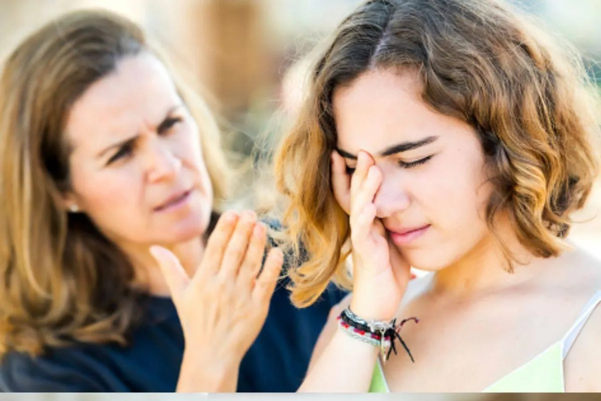 ضرب الأم لأبنائها