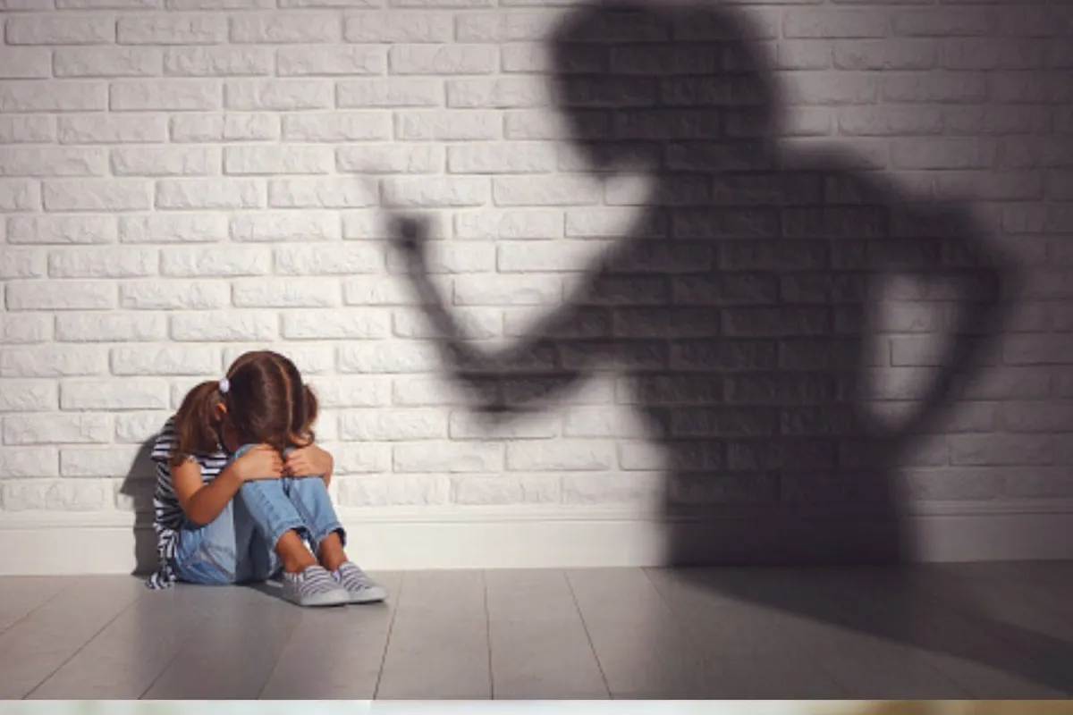 ضرب الأم لأبنائها