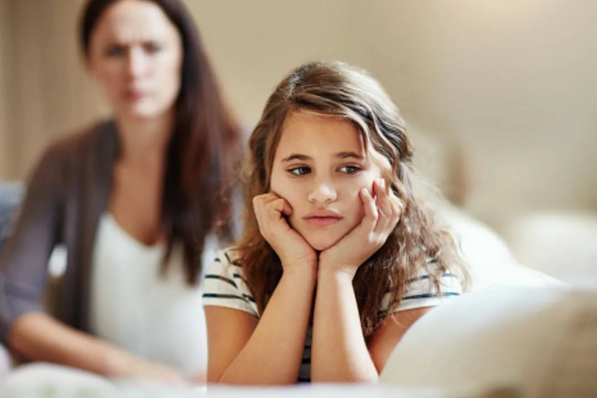 ضرب الأم لأبنائها