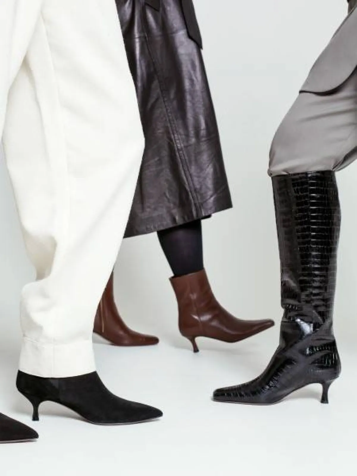 جزمات بكعب صغير من أتيبي أتولييه