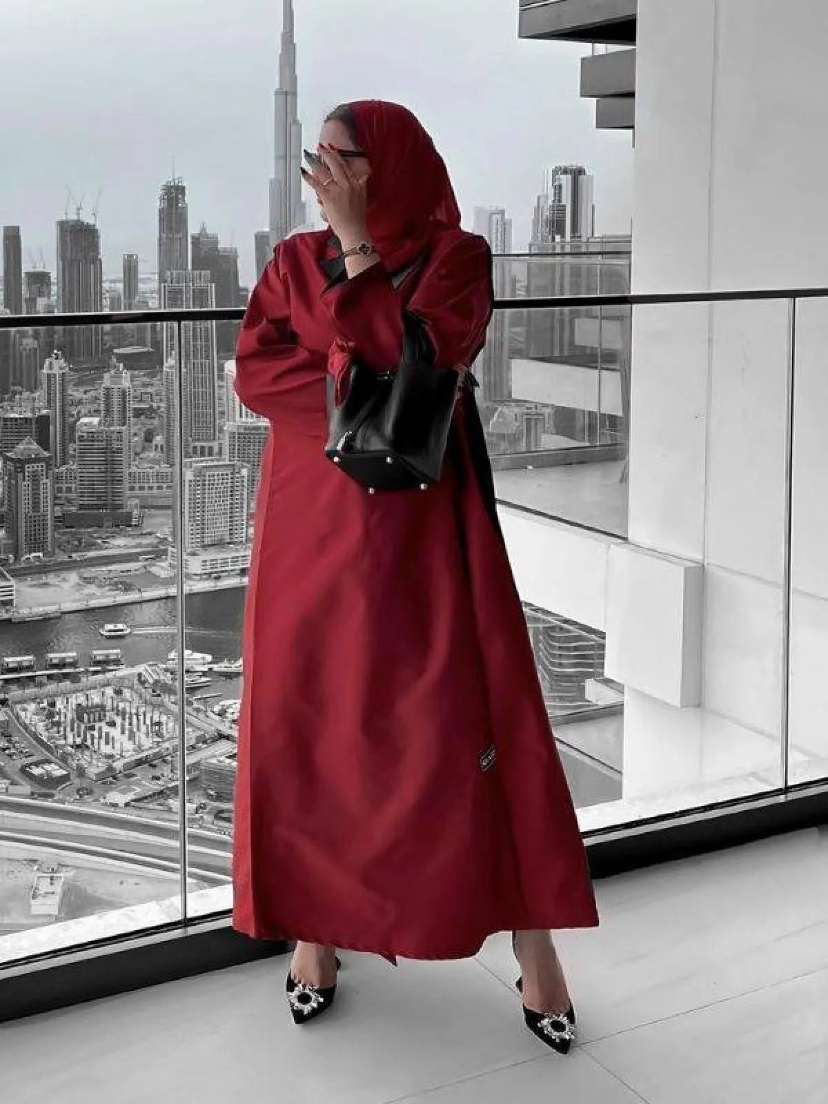 عباية حمراء انيقة