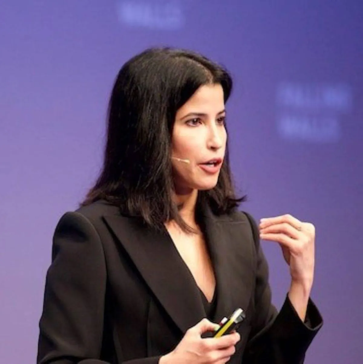 صورة الدكتورة غادة المطيري