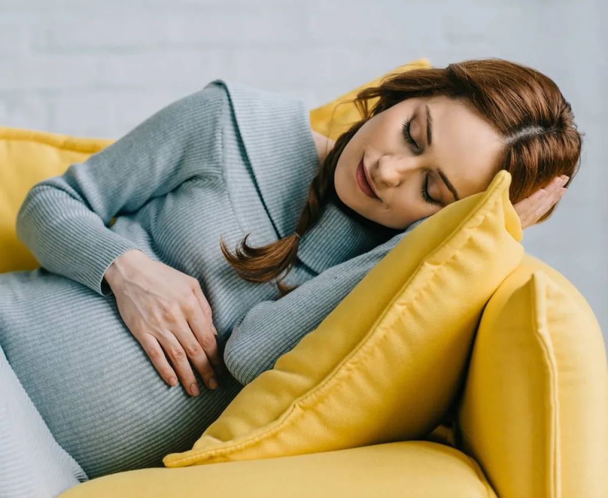 صورة لحامل تستمتع بالنوم