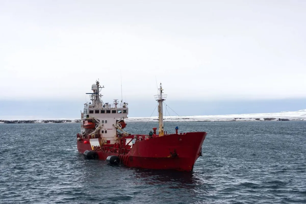 صورة باخرة في البحر