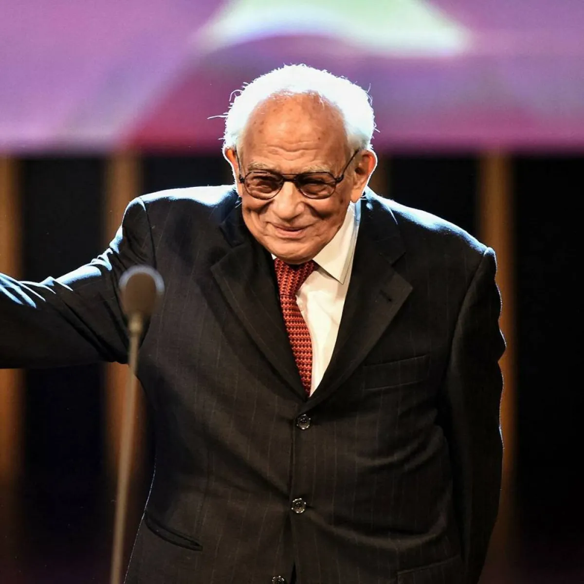 الفنان رشوان توفيق من حفل ختام مهرجان القاهرة السينمائي- الصورة من المسؤول الإعلامي للمهرجان