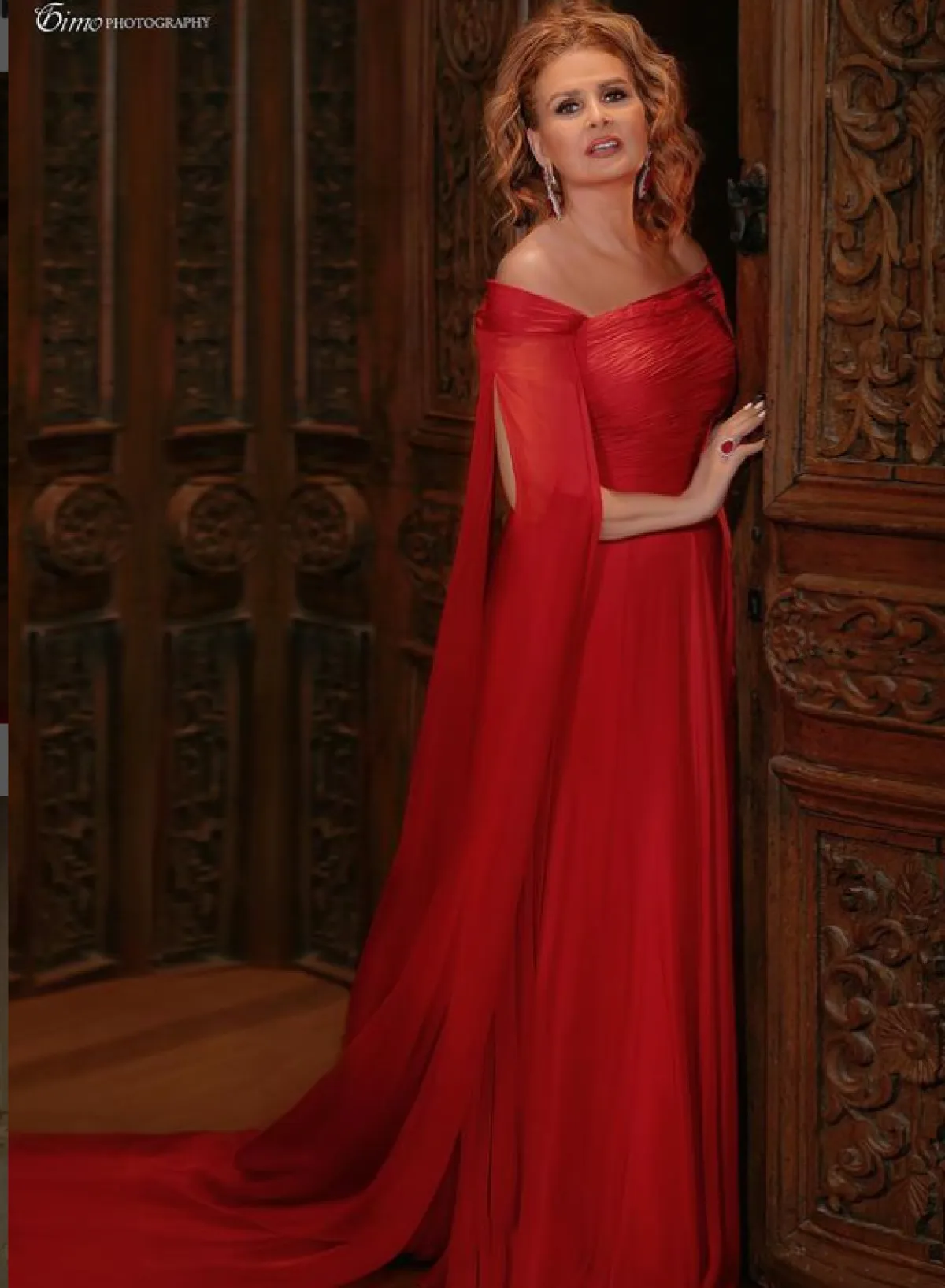 يسرا ترتدي للمصمم جورج حبيقة