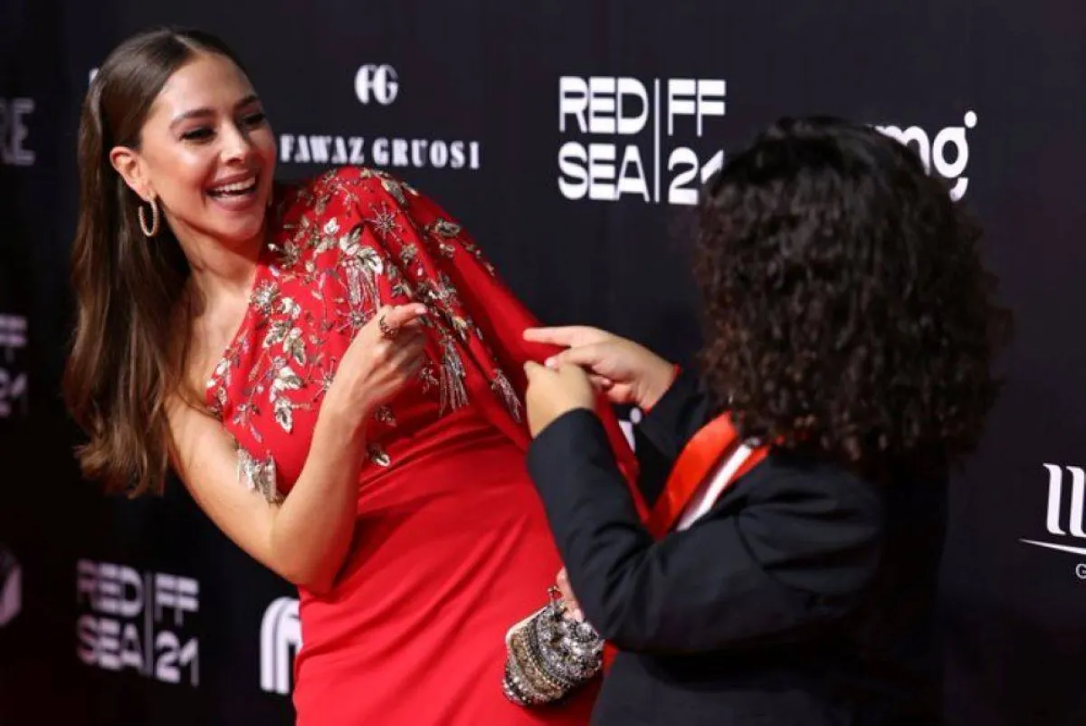 فاطمة البنوي