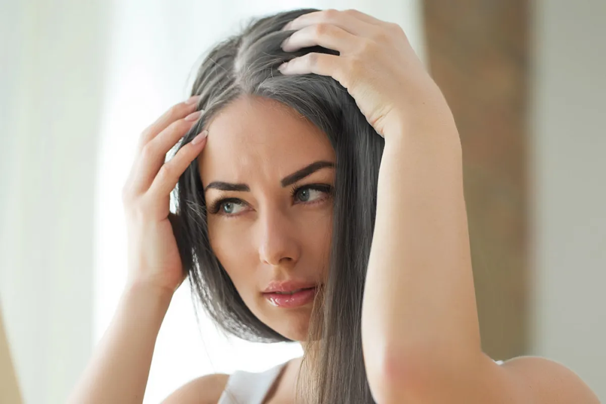 أسباب الشيب المبكر وطرق تجنّبه 