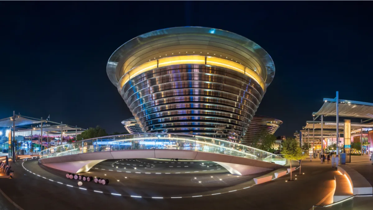 أسبوع السفر والاتصال يرسم مستقبل السفر اللاتلامسي والتنقل المستدام. الصورة من "وام"