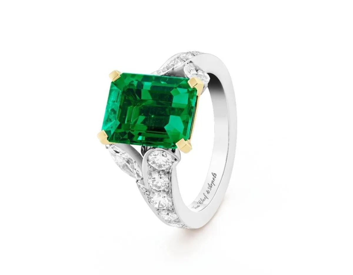 خاتم Jasmin solitaire من فان كليف أند آربلز Van cleef &Arpels 