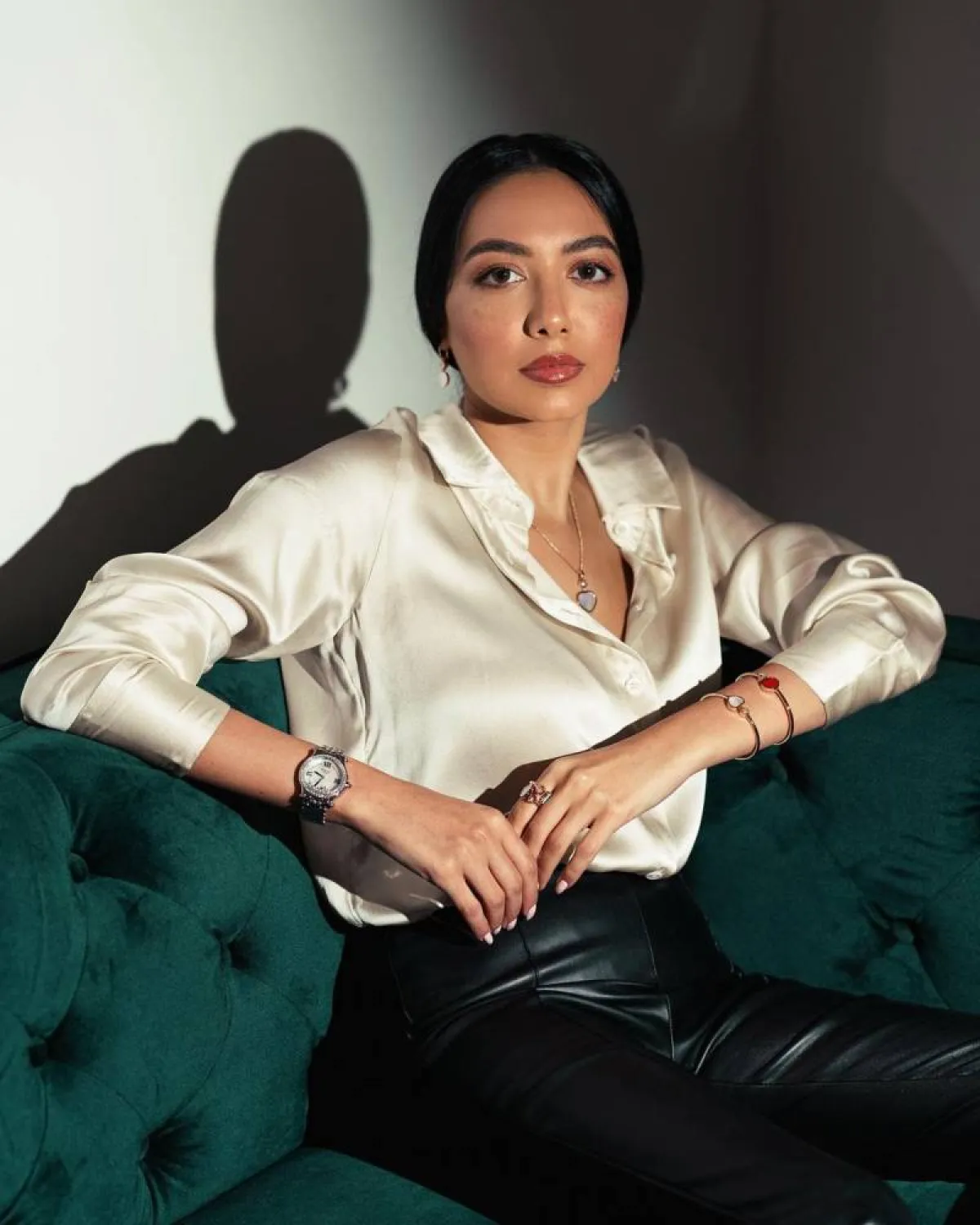 غالية المحمودي بإطلالة كاجوال  