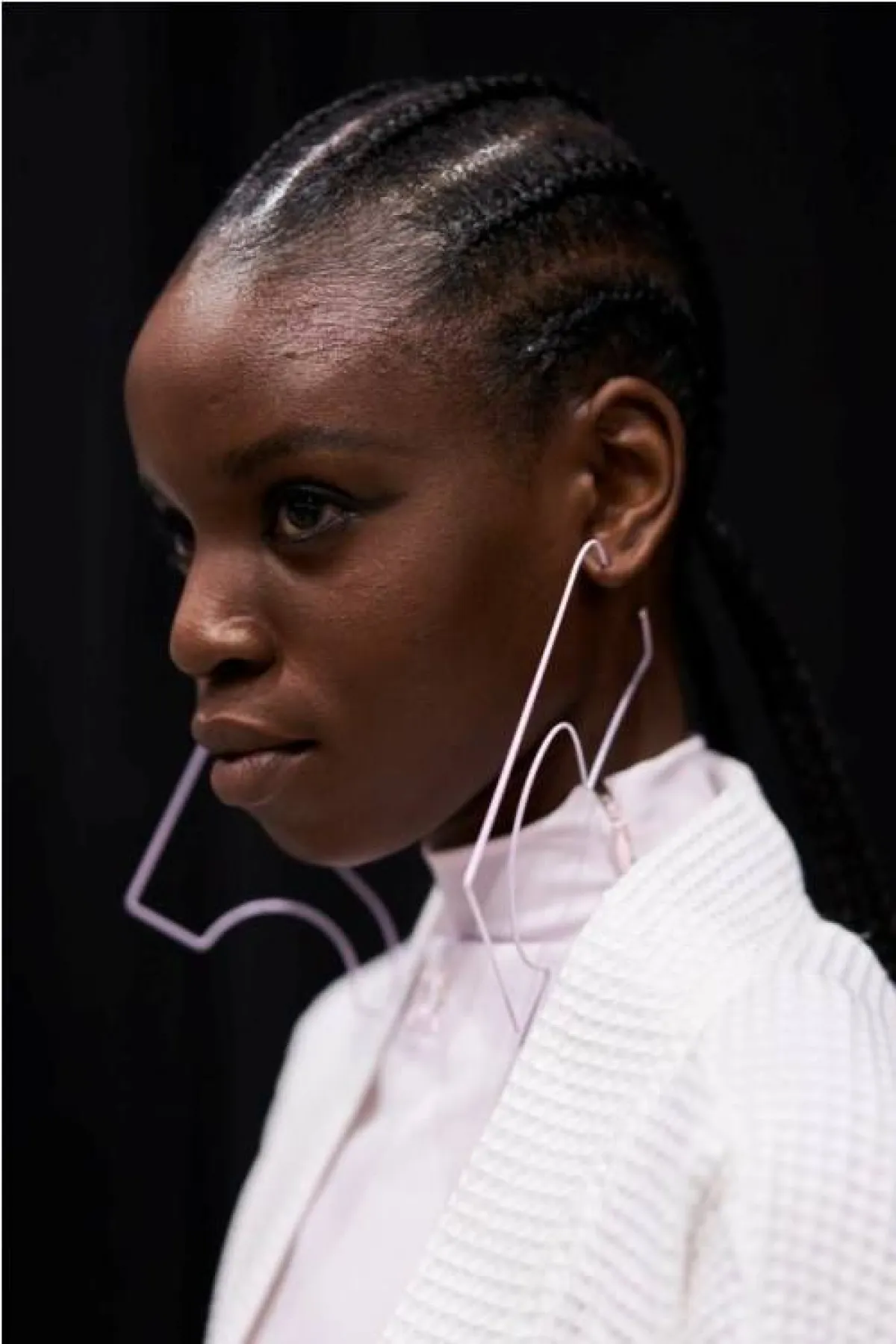 أقراط بتصاميم هندسية من كورريج  Coureges