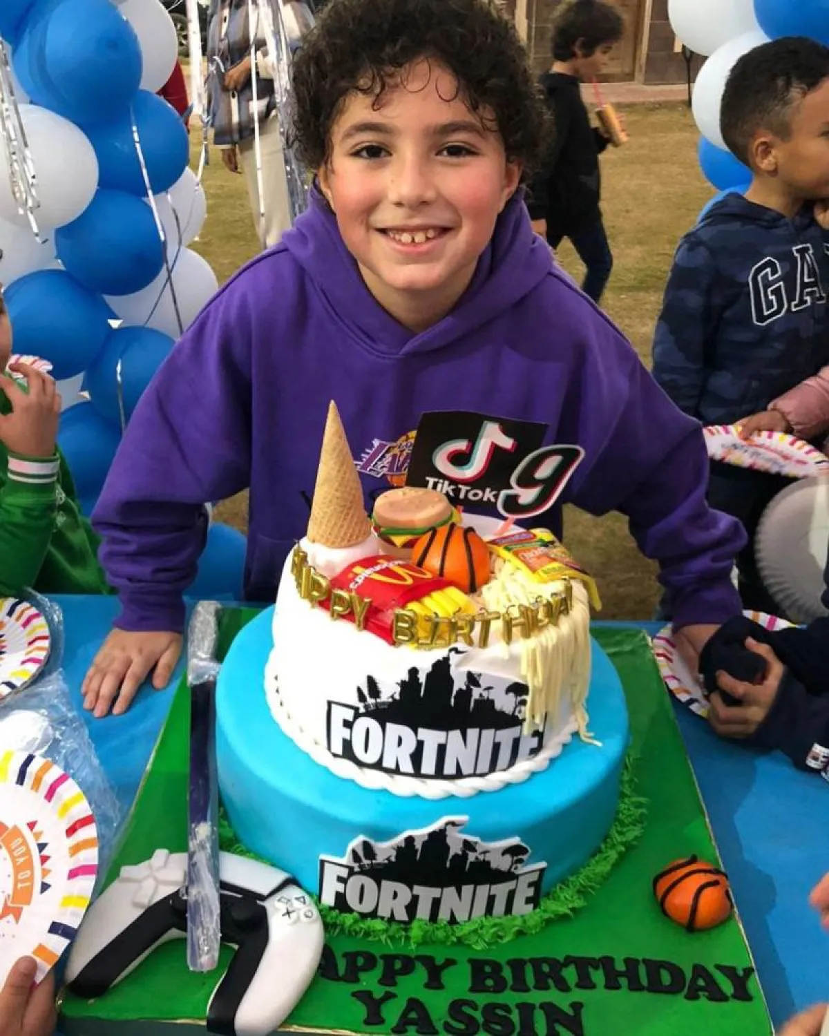 ياسين ابن غنوة شقيقة أنغام الراحلة يحتفل بيوم ميلاده - الصورة من حساب ياسين على انستغرام