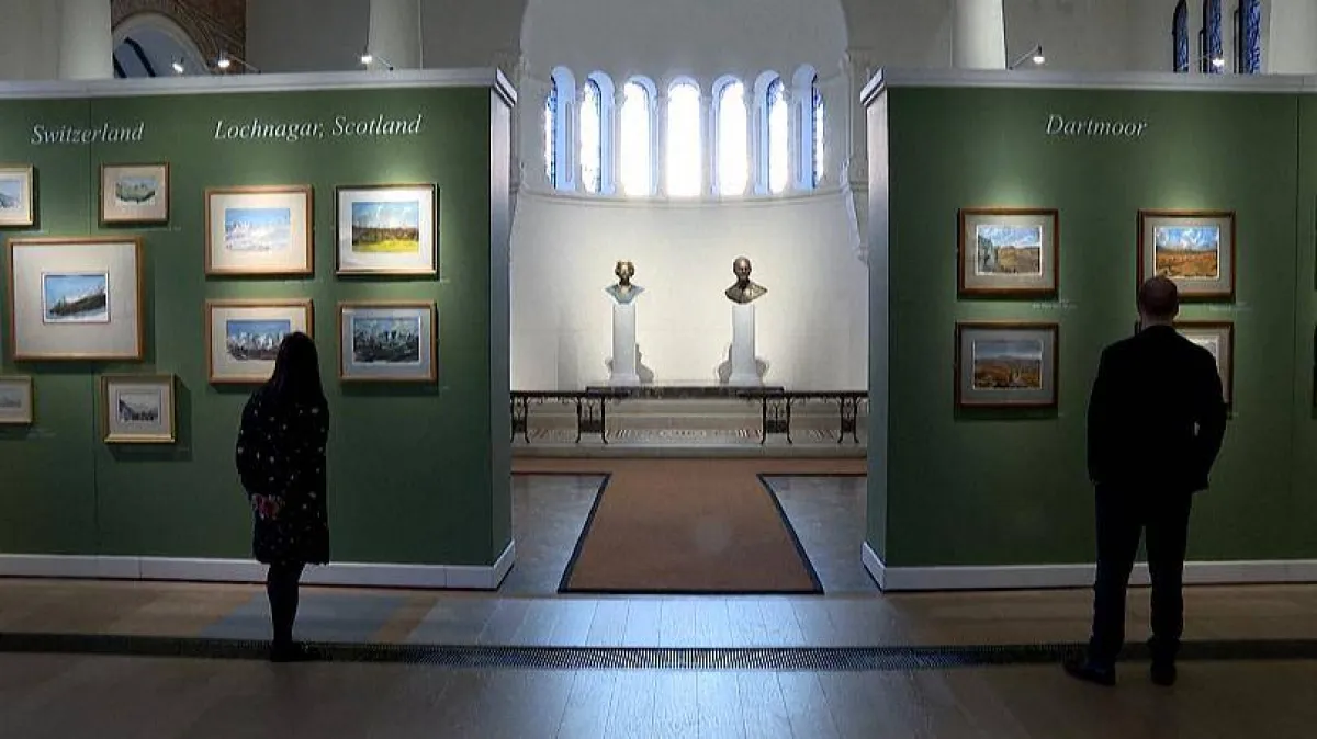 معرض الألوان المائية للأمير تشارلز بكنيسة عتيقة منذ القرن التاسع عشر 