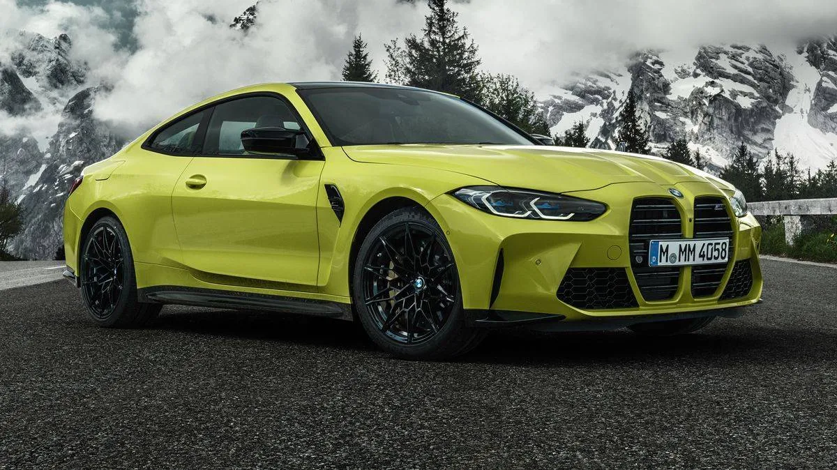 بي إم دبليو تطرح شاشات منحنية في سيارات M3 وM4 الجديدة