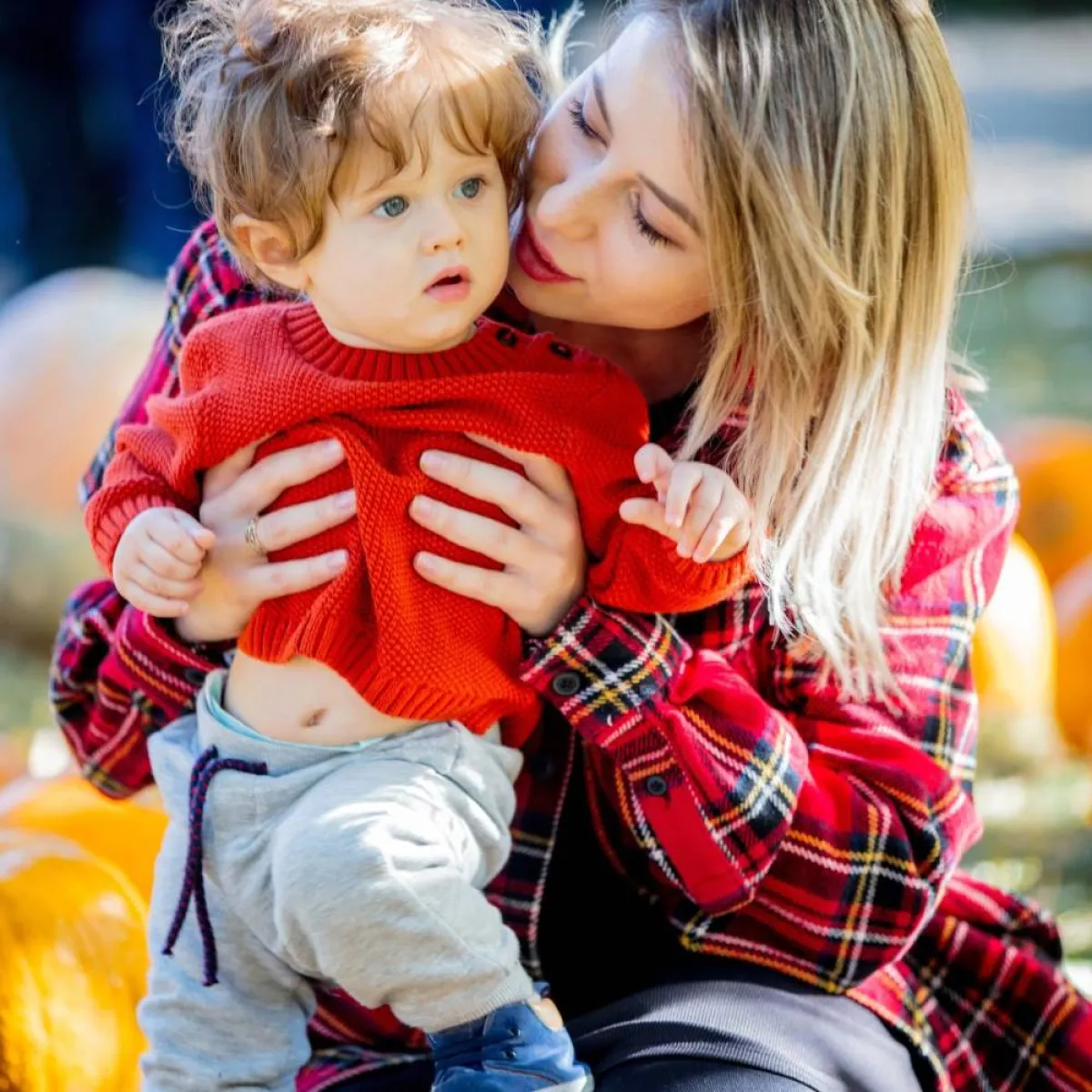 صورة لأم وطفلها