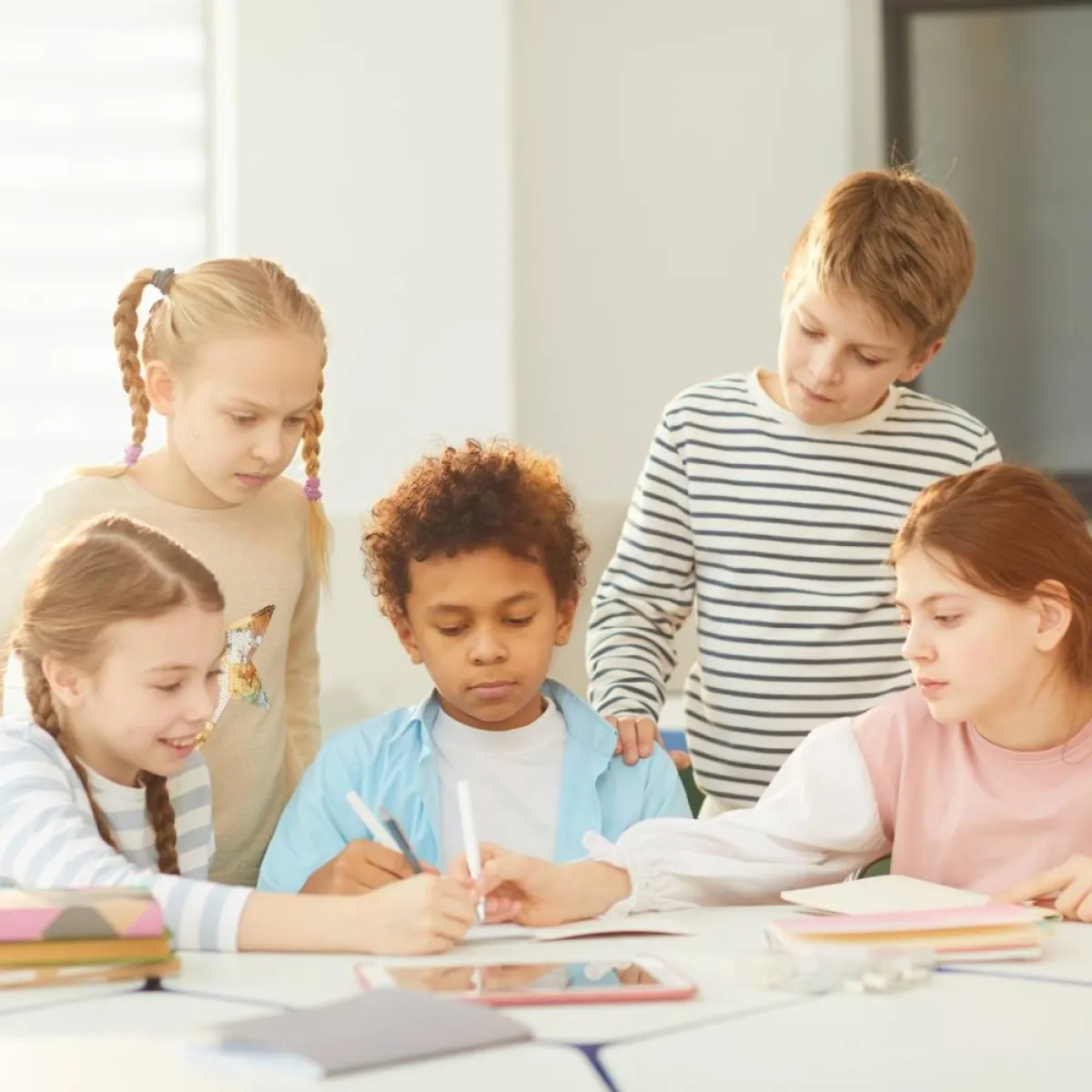 صورة لمجموعة من الأطفال