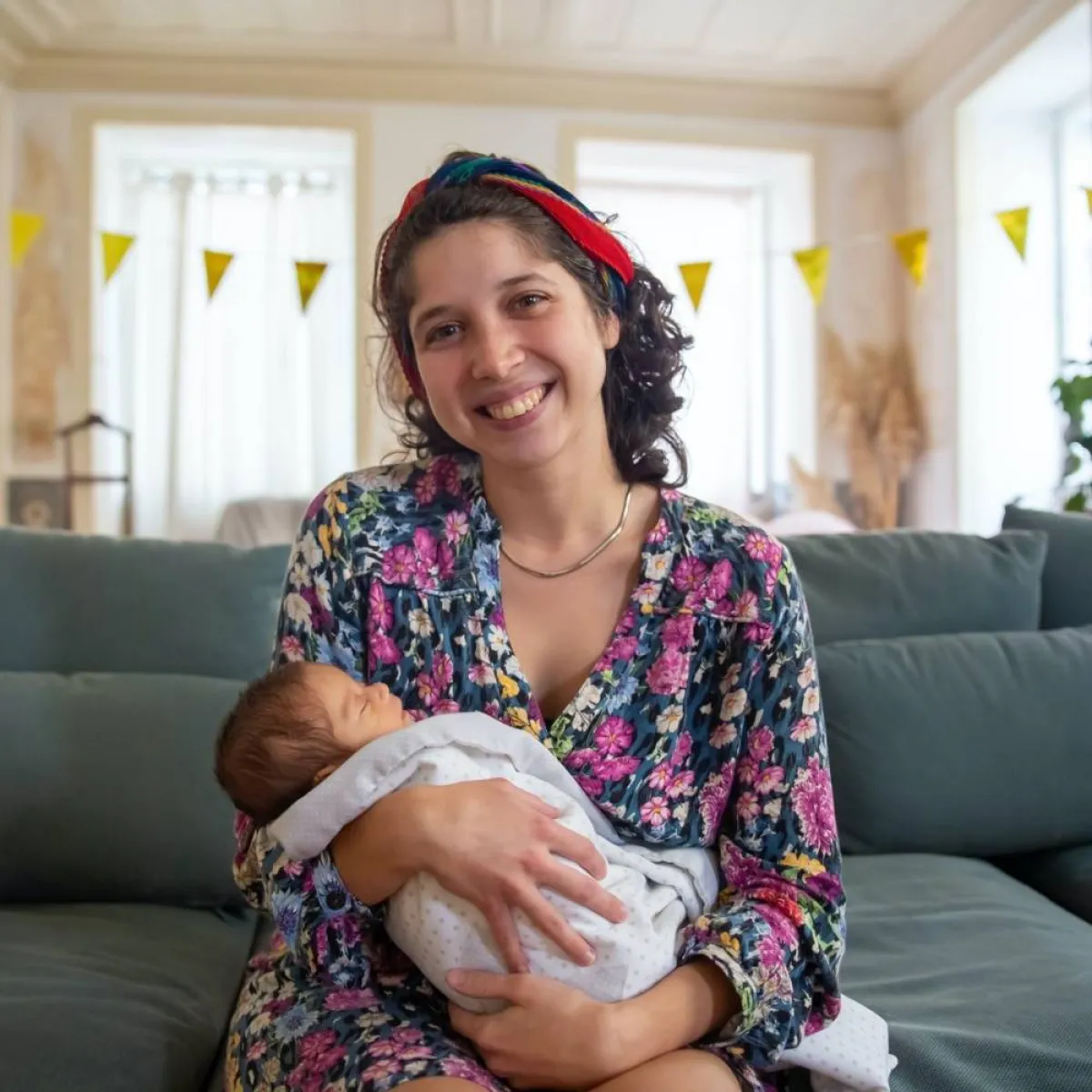 صورة لأم وطفلها