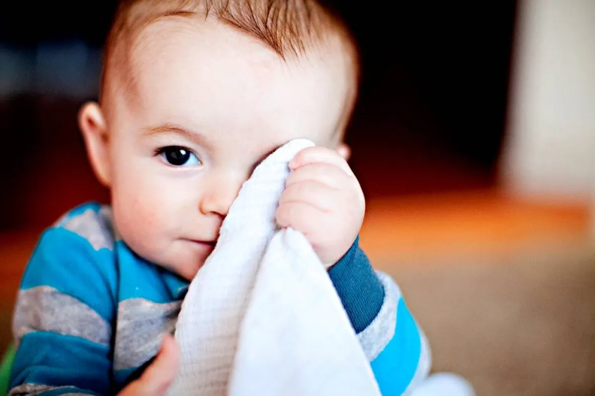 صورة لطفل عصبي يعاني من قلة النوم