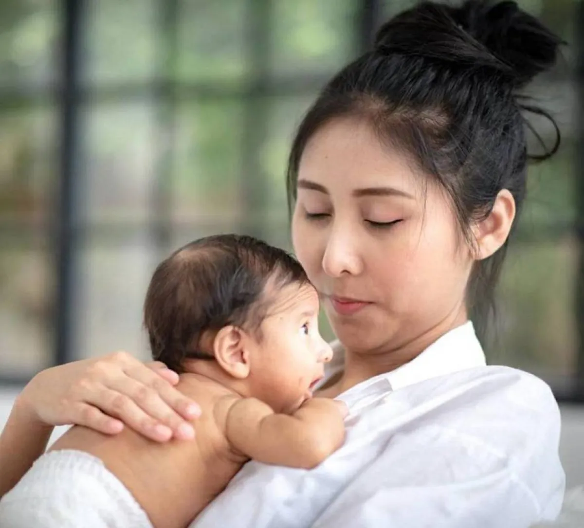 صورة لطفلررضيع يعاني من الحمى والتعب