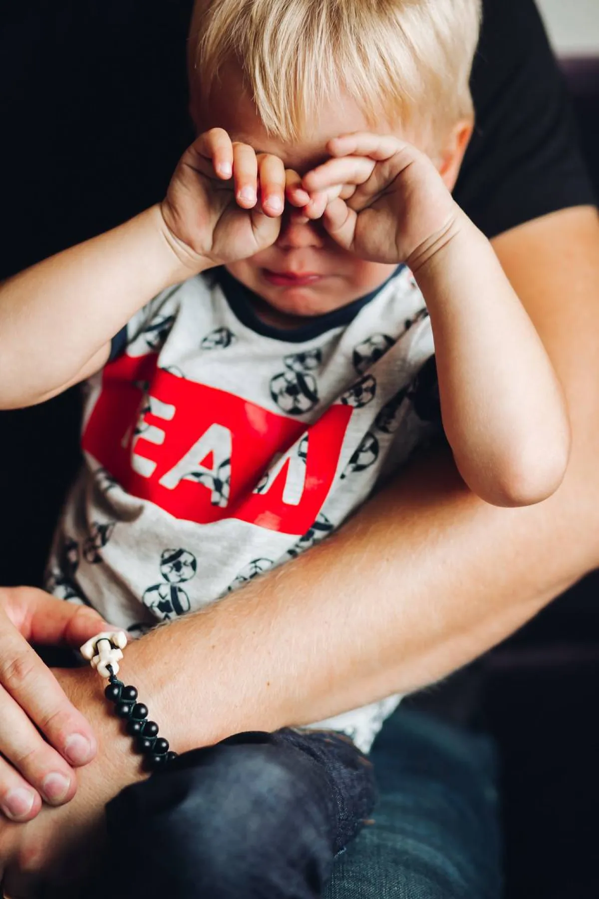 صورة لطفل يبكي