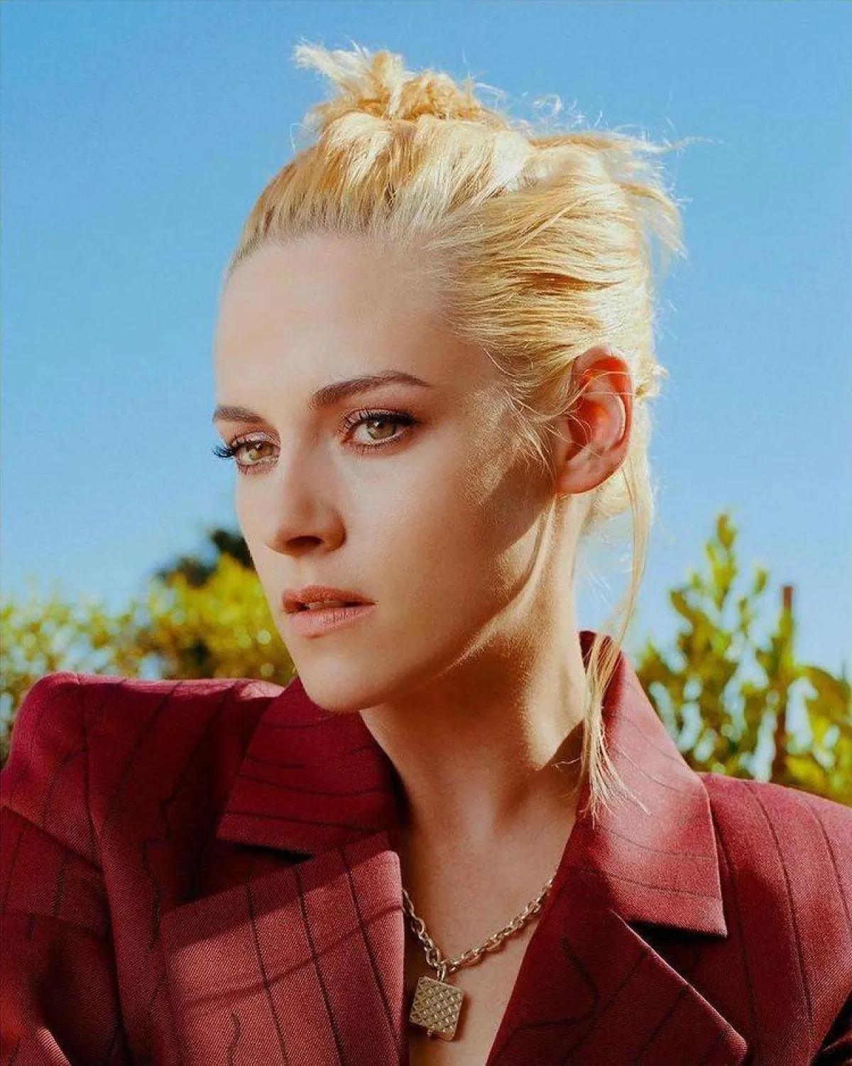 قلادة قفل كريستين ستيورات-الصورة من حساب Jillian Dempsey على انستغرام