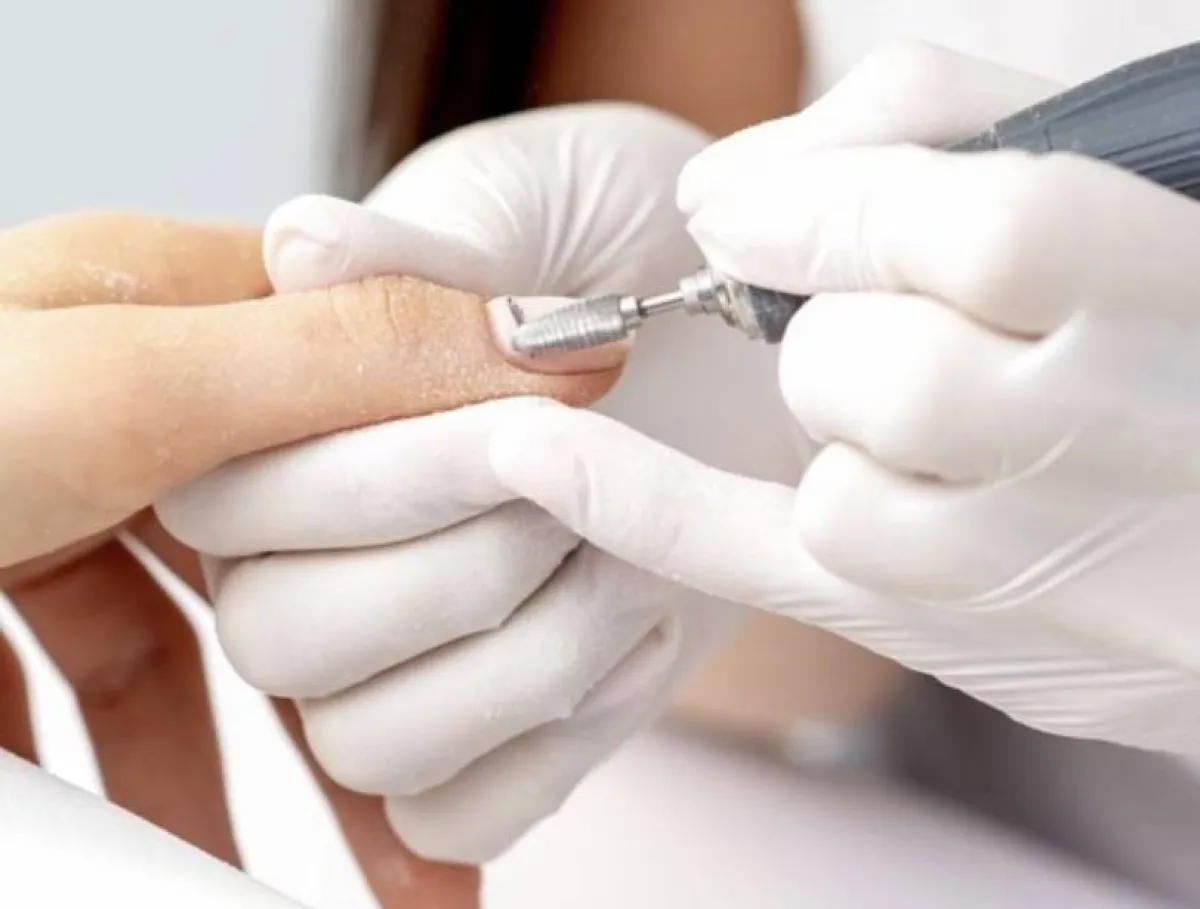 الاظافر الاصطناعية