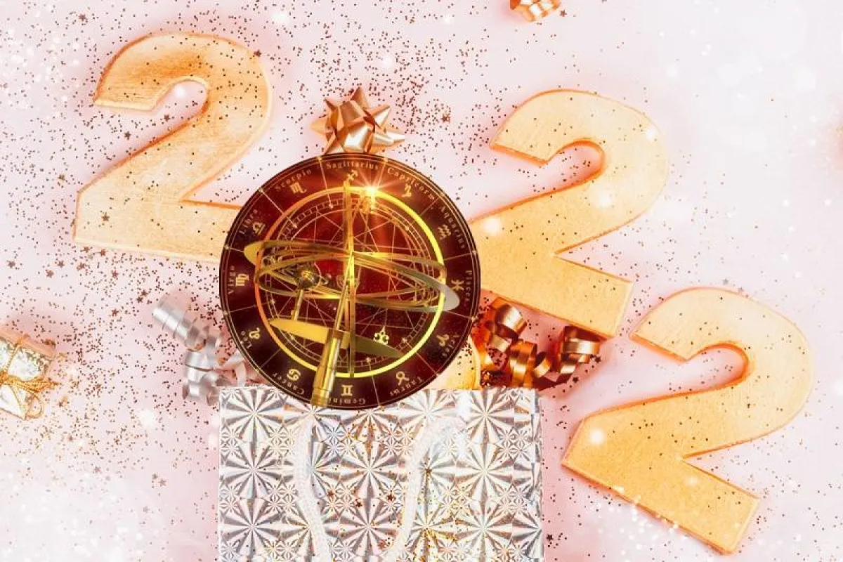 توقعات الأبراج 2022