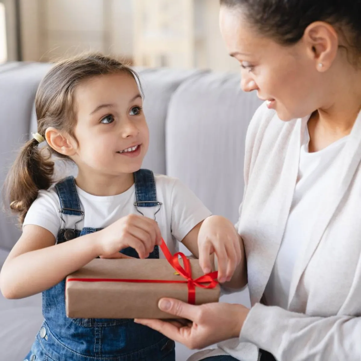 صورة لأم وطفلة