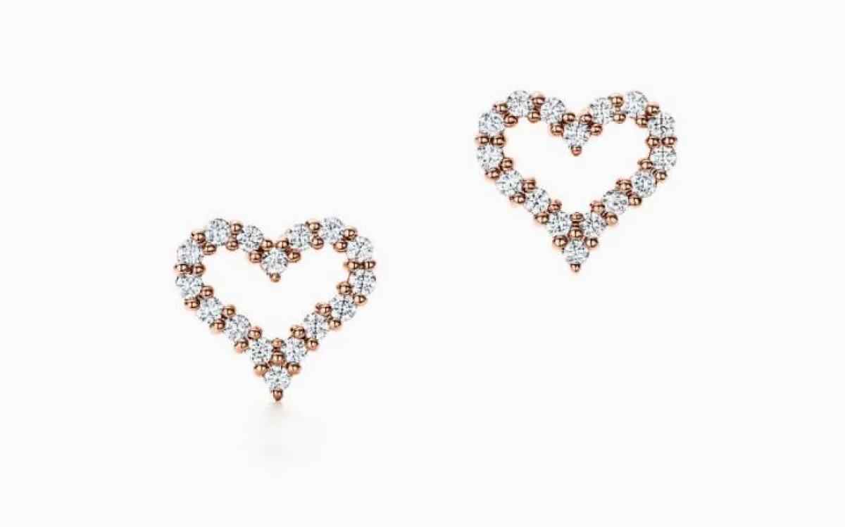 أقراط على شكل قلب من تيفاني آند كو