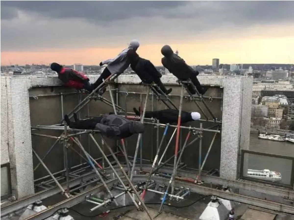 منحوتات الفنان مارك جنكينز