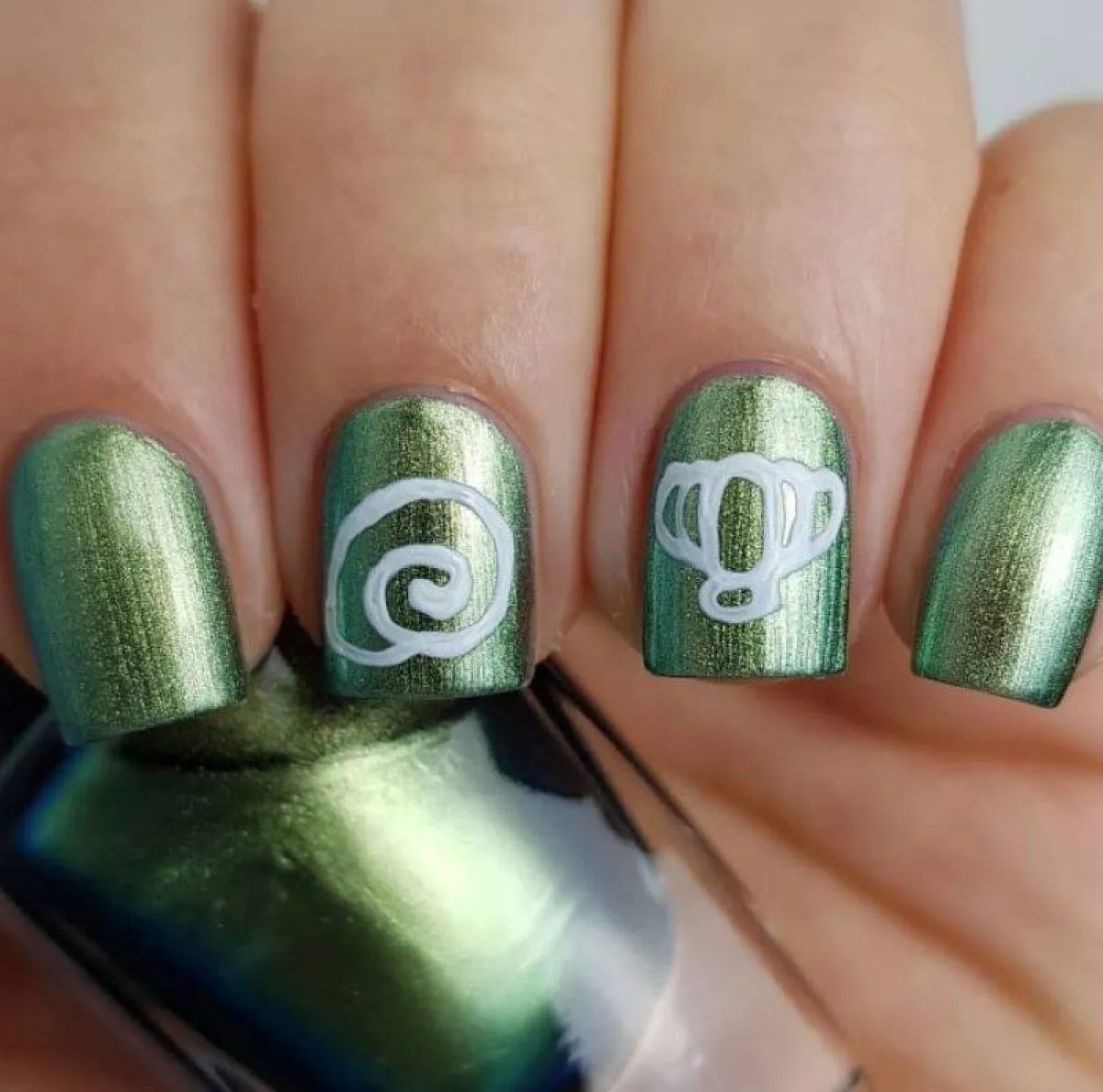 موديلات رسومات طلاء أظافر أخضر